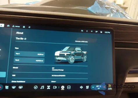 2023 Rivian R1T Adventure Quad Motor Large Pack из США, поврежденный, VIN 7FCTGAAA4PN017073